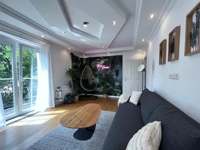 Ein Sitzbereich in der Unterkunft YUVA HOMES am Kurpark - BRIGHT Collection