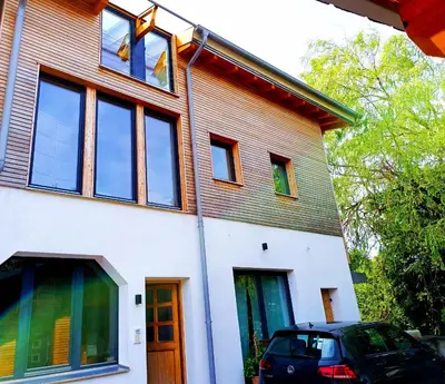 Das Gebäude in dem sich die Ferienwohnung befindet