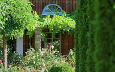 Ein Garten an der Unterkunft ÜbermAlztal Sonnenblick