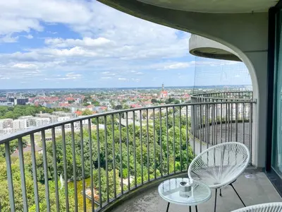 Ein Balkon oder eine Terrasse in der Unterkunft UNiQE - SKY-TV - 23 OG - Stadtblick - Kongress