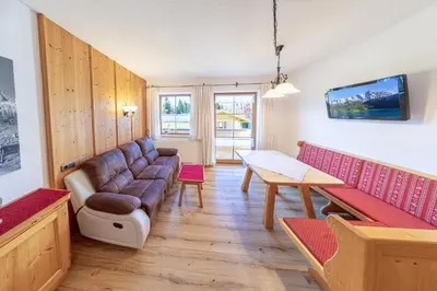 Ein Sitzbereich in der Unterkunft Gästehaus Oberland