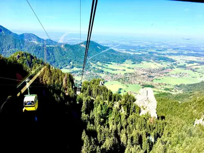 Ein allgemeiner Bergblick oder ein Berglick von der Ferienwohnung aus