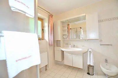 Ein Badezimmer in der Unterkunft 'Kampm'blick