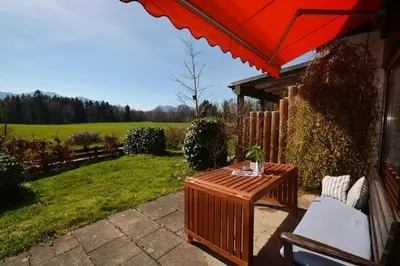 Ein Garten an der Unterkunft Haus Rehblick