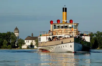 Blick auf einen Fluss in der Nähe des Ferienhauses