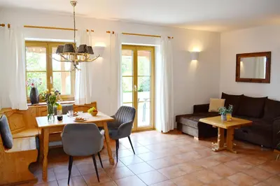Ein Sitzbereich in der Unterkunft Meisterhof - Hartsee