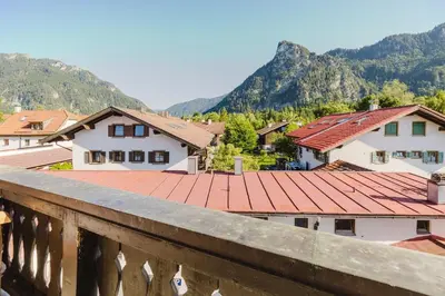 Ein allgemeiner Bergblick oder ein Berglick von der Ferienwohnung aus