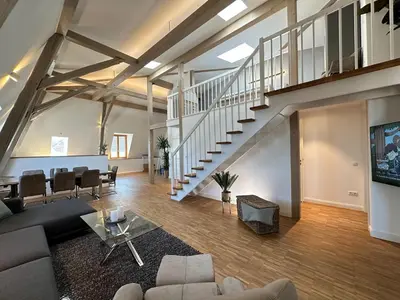 Ein Sitzbereich in der Unterkunft TRULY - Viel Platz für Business & Familie - Modern, Garage, Fahrstuhl