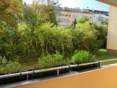 Ein Garten an der Unterkunft München Giesing – Möblierte Ferienwohnung