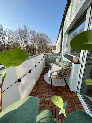 Ein Balkon oder eine Terrasse in der Unterkunft Stilvolle 3-Zimmer Wohnung in Ingolstadt mit Balkon und guter Autobahnanbindung