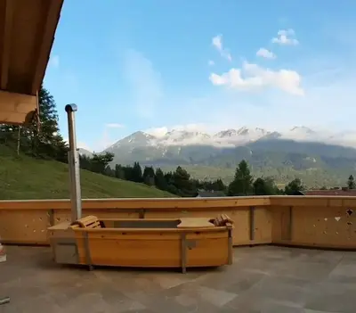 Ein allgemeiner Bergblick oder ein Berglick von der Ferienwohnung aus