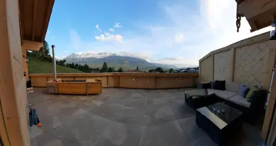 Ein allgemeiner Bergblick oder ein Berglick von der Ferienwohnung aus