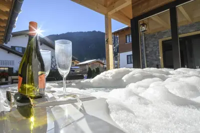 Ein allgemeiner Bergblick oder ein Berglick von des Chalets aus