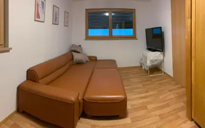 TV/Unterhaltungsangebot in der Unterkunft Wohnung möbliert, abgeschlossen und verkehrsgünstig gelegen