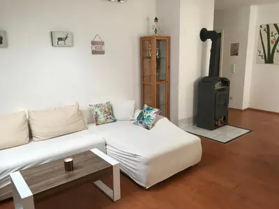Ein Sitzbereich in der Unterkunft Schöne Ferienwohnung im Voralpenland