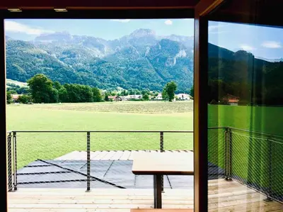 Ein allgemeiner Bergblick oder ein Berglick von der Ferienwohnung aus