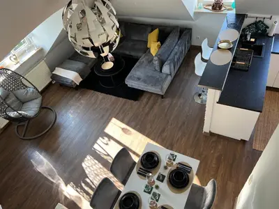 Ein Sitzbereich in der Unterkunft Moderne Galerie-Wohnung! Zentral-A8-B17 WIFI