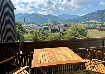 Ein allgemeiner Bergblick oder ein Berglick von der Ferienwohnung aus