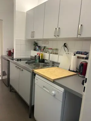 Küche/Küchenzeile in der Unterkunft Wohnen mit Künstlerflair in München