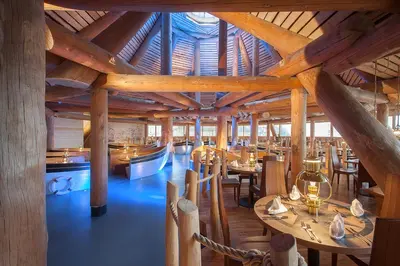Ein Restaurant oder anderes Speiselokal in der Unterkunft Hotel Victory Therme Erding