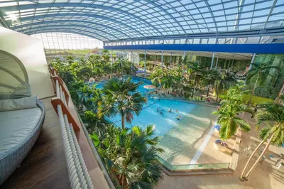 Der Swimmingpool an oder in der Nähe von Hotel Victory Therme Erding