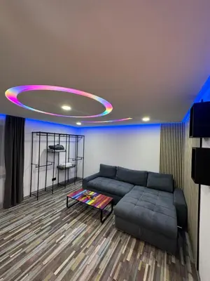 Ein Sitzbereich in der Unterkunft Modern Apartments Neuburg T - TOP - 2 Zimmer, Badewanne, Balkon, Parkplatz, Küche, Wi-Fi, TV