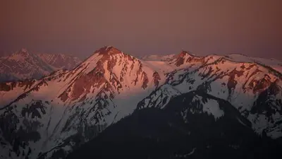 Ein allgemeiner Bergblick oder ein Berglick von der Ferienwohnung aus