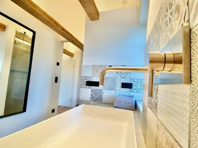 Ein Badezimmer in der Unterkunft Snug Stays 4 - Design Villa mit Garten zentral, ruhig, 400m zum Ammersee