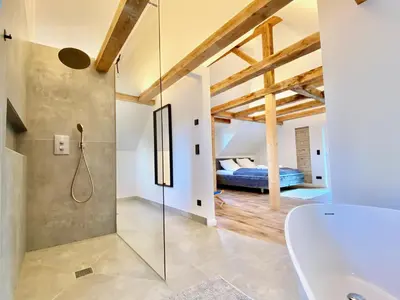 Ein Bett oder Betten in einem Zimmer der Unterkunft Snug Stays 4 - Design Villa mit Garten zentral, ruhig, 400m zum Ammersee