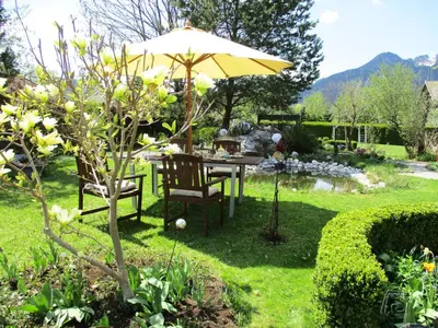 Ein Garten an der Unterkunft Ferienwohnung Goller
