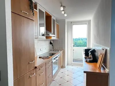 Küche/Küchenzeile in der Unterkunft LTA Apartment Unterschleißheim bei München - 6P, Parkplatz, S-Bahn