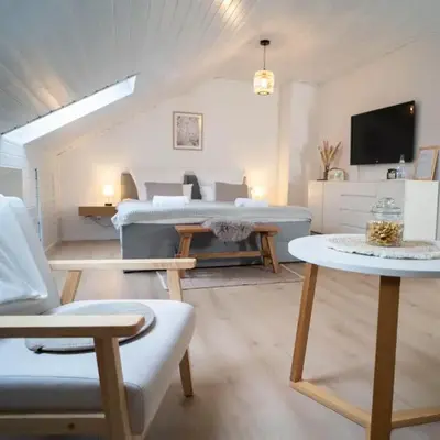 COZY&RELAX APARTMENT-Balkon Küche Parkplatz WIFI Netflix