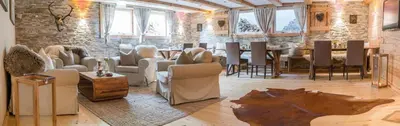 Ein Sitzbereich in der Unterkunft Hotel garni - Chiemsee-Pension-Seebruck