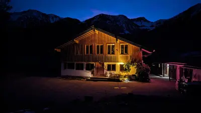 Ein allgemeiner Bergblick oder ein Berglick von der Ferienwohnung aus