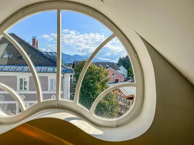 Ein allgemeiner Bergblick oder ein Berglick von der Ferienwohnung aus