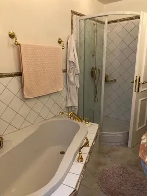 Ein Badezimmer in der Unterkunft Luxuriöses Haus in München