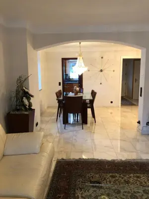 Ein Sitzbereich in der Unterkunft Luxuriöses Haus in München