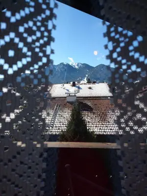 Ein allgemeiner Bergblick oder ein Berglick von der Pension aus