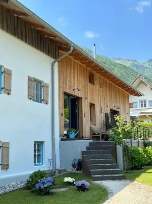 Ein allgemeiner Bergblick oder ein Berglick von der Ferienwohnung aus