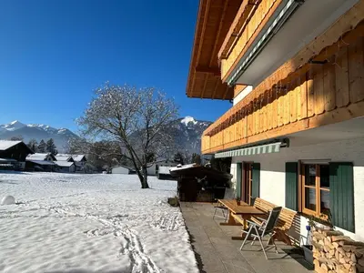 Ein allgemeiner Bergblick oder ein Berglick von der Ferienwohnung aus