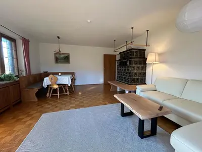 Ein Sitzbereich in der Unterkunft Ferienwohnung Am Nussbaum
