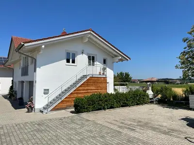 Das Gebäude in dem sich die Ferienwohnung befindet