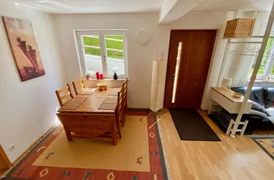 Ein Sitzbereich in der Unterkunft Ferienwohnung Zum Drachenstich