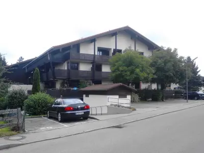 Das Gebäude in dem sich die Ferienwohnung befindet