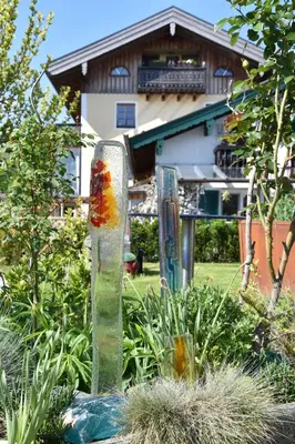 Ein Garten an der Unterkunft Inselglück auf der Fraueninsel