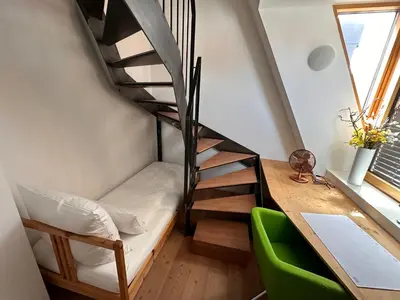 Ein Sitzbereich in der Unterkunft Stadtflair Freising - moderne Wohnung im Zentrum