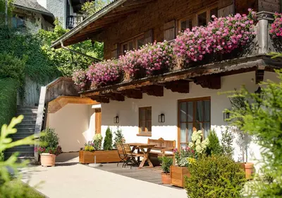 Ein Garten an der Unterkunft Ferienwohnungen Gerold, Kreuth-Reitrain