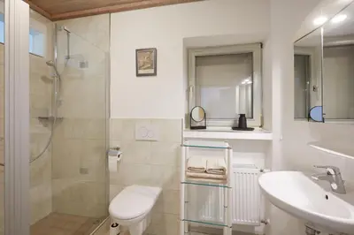 Ein Badezimmer in der Unterkunft Ferienwohnung zum Hirschgarten