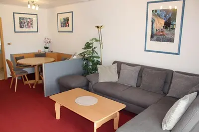 Ein Sitzbereich in der Unterkunft Ferienhaus Nr 72, Typ A, Feriendorf Hochbergle, Allgäu - b45544