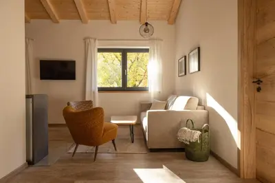 Ein Sitzbereich in der Unterkunft Ferienwohnung Zum Lenei